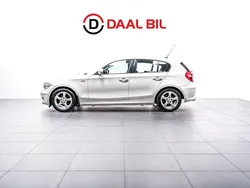 Vit Begagnad 2011 BMW 116 Comfort Edition Halvkombi | 68 700 kr (Marknadspris)