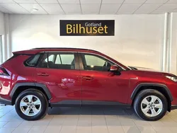 Röd Begagnad 2019 Toyota RAV4 Hybrid SUV | 304 800 kr (Marknadspris)