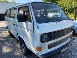 Vit Begagnad 1983 VW Caravelle Minibuss | 30 000 kr