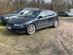 Svart Begagnad 2001 Seat Leon Halvkombi | 32 000 kr (Lite dyr)