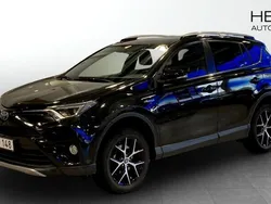Svart (black) Begagnad 2016 Toyota RAV4 Hybrid SUV | 229 000 kr (Bra pris)