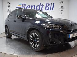 Svart Begagnad 2022 BMW iX3 Shadowline SUV | 424 500 kr (Marknadspris)