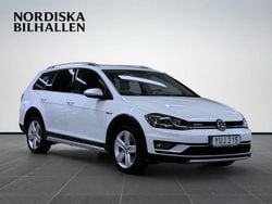 Vit Begagnad 2018 VW Golf Alltrack Kombi | 145 795 kr (Marknadspris)