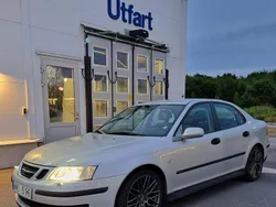 Grå Begagnad 2004 Saab 9-3 Sedan | 16 000 kr (Marknadspris)
