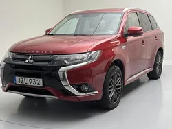Mörkröd Begagnad 2016 Mitsubishi Outlander SUV | 124 000 kr (Dyr)