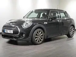 Svart Begagnad 2020 Mini Cooper Halvkombi | 229 800 kr (Marknadspris)