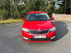 Röd Begagnad 2014 Skoda Rapid Halvkombi | 65 000 kr (Marknadspris)