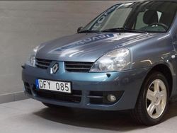 Blå Begagnad 2007 Renault Clio II Halvkombi | 9 000 kr (Superpris)