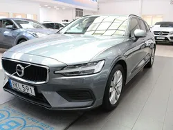 Grå Begagnad 2018 Volvo V60 Momentum Kombi | 199 900 kr (Bra pris)