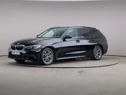 Svart (svart (solid)) Begagnad 2020 BMW 330e Comfort Edition Kombi | 259 000 kr (Bra pris)