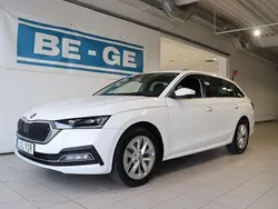 Vit Begagnad 2023 Skoda Octavia Style Kombi | 299 900 kr (Marknadspris)