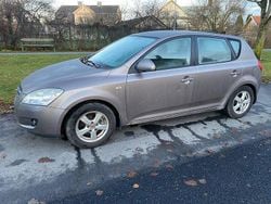 Grå Begagnad 2007 Kia Ceed EX Halvkombi | 19 900 kr (Lite dyr)