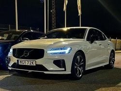Vit Begagnad 2021 Volvo S60 R-Design Sedan | 369 900 kr (Marknadspris)