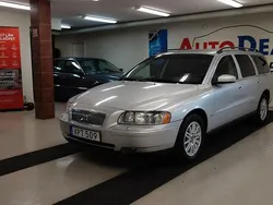 Ljusgrå Begagnad 2006 Volvo V70 Kinetic Kombi | 49 900 kr (Lite dyr)