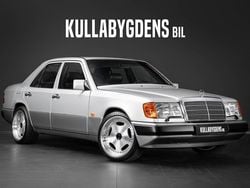 Ljusgrön Begagnad 1993 Mercedes E200 Sedan | 349 000 kr