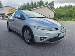 Silver Begagnad 2009 Honda Civic Halvkombi | 34 900 kr (Marknadspris)