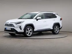 Vit Begagnad 2021 Toyota RAV4 Hybrid Executive SUV | 369 000 kr (Marknadspris)