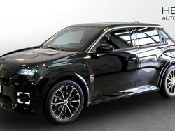 Svart (black) Ny 2025 Renault R5 Iconic Halvkombi | 409 900 kr (Marknadspris)