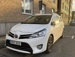 Vit Begagnad 2016 Toyota Verso Multidrive S Minibuss | 130 000 kr (Bra pris)