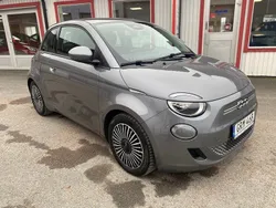 Grå Begagnad 2021 Fiat 500e Passion Halvkombi | 208 900 kr (Dyr)