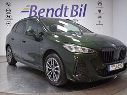 Sanremo green metallic Begagnad 2023 BMW 225 M Sport Minibuss | 369 500 kr