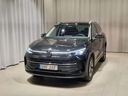 Svart Begagnad 2025 VW Tiguan Life SUV | 474 900 kr (Dyr)