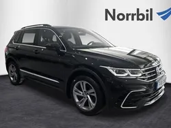 Svart Begagnad 2022 VW Tiguan R-line SUV | 389 900 kr (Marknadspris)