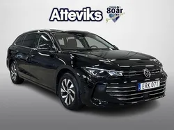 Svart Begagnad 2024 VW Passat Business Kombi | 338 800 kr (Marknadspris)