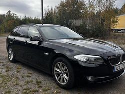 Svart Begagnad 2013 BMW 520 Kombi | 114 999 kr (Marknadspris)