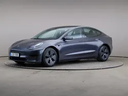 Grå Begagnad 2022 Tesla Model 3 Standard Range Sedan | 299 000 kr (Bra pris)