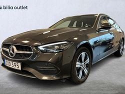 Grå Begagnad 2023 Mercedes C300e Avantgarde Kombi | 399 900 kr (Superpris)
