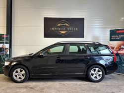 Svart Begagnad 2010 Volvo V50 Momentum Kombi | 36 500 kr (Marknadspris)