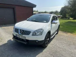 Vit Begagnad 2010 Nissan Qashqai SUV | 39 000 kr (Marknadspris)