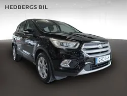 Svart Begagnad 2017 Ford Kuga Titanium SUV | 169 900 kr (Marknadspris)