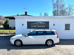 Vit Begagnad 2010 Volvo V70 Momentum Kombi | 49 900 kr (Marknadspris)