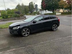 Svart Begagnad 2015 Volvo V60 R-Design Kombi | 160 000 kr (Dyr)