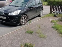 Svart Begagnad 2012 Citroën C3 Halvkombi | 40 000 kr (Marknadspris)