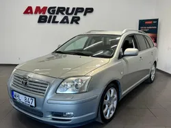 Ljusgrön Begagnad 2004 Toyota Avensis Kombi | 24 900 kr (Marknadspris)