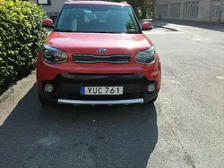 Röd Begagnad 2018 Kia Soul SUV | 159 900 kr (Marknadspris)