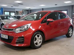 Röd Begagnad 2016 Kia Rio Halvkombi | 79 500 kr (Marknadspris)