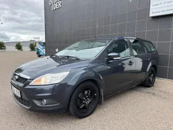 Grå Begagnad 2010 Ford Focus Platinum Kombi | 38 000 kr (Marknadspris)