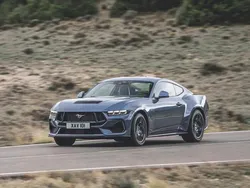 Grå Ny 2024 Ford Mustang GT Fastback Sportkupé | 699 900 kr