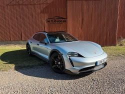 Silver Begagnad 2021 Porsche Taycan Cross Turismo Sedan | 719 000 kr (Marknadspris)
