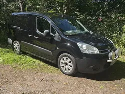 Svart Begagnad 2012 Citroën Berlingo Minibuss | 59 000 kr (Marknadspris)