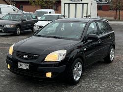 Svart Begagnad 2005 Kia Rio GT-Line Halvkombi | 29 900 kr (Marknadspris)