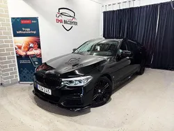 Svart Begagnad 2018 BMW 530e M Sport Sedan | 299 900 kr (Marknadspris)