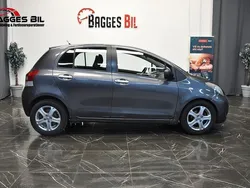 Mörkgrå Begagnad 2010 Toyota Yaris Sedan | 55 900 kr (Bra pris)