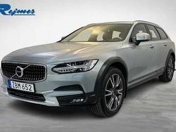 Silver Begagnad 2017 Volvo V90 CC Pro Kombi | 359 800 kr (Marknadspris)