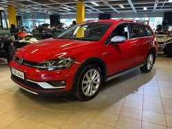 Röd Begagnad 2018 VW Golf Alltrack Kombi | 119 900 kr (Marknadspris)
