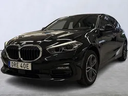 Svart Begagnad 2022 BMW 118 Sport Line Halvkombi | 294 900 kr (Dyr)